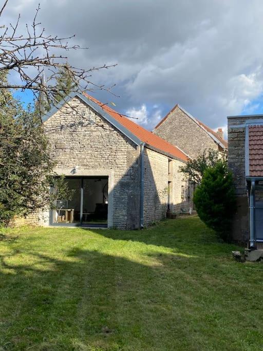 Gite L'Atelier D'Emile Baigneux-les-Juifs エクステリア 写真